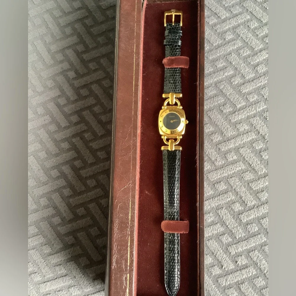 Authentic GUCCI ladies watch 🌹 DRESSY🔥 - Picture 10 of 12